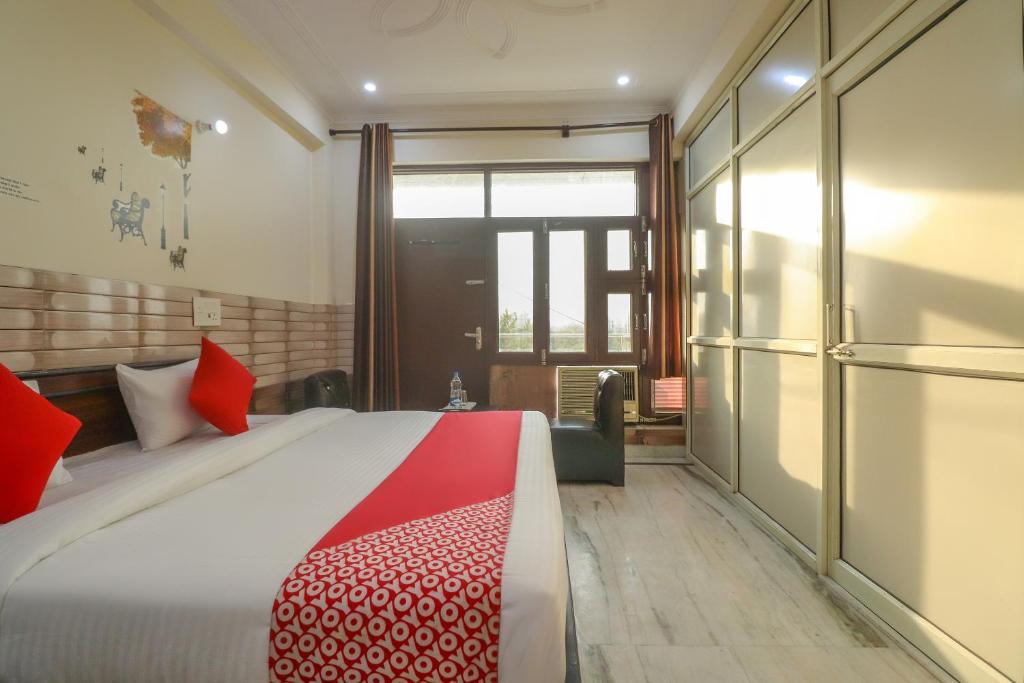 Трехместный (Классический трехместный номер), OYO 64662 Hotel Baba Residency