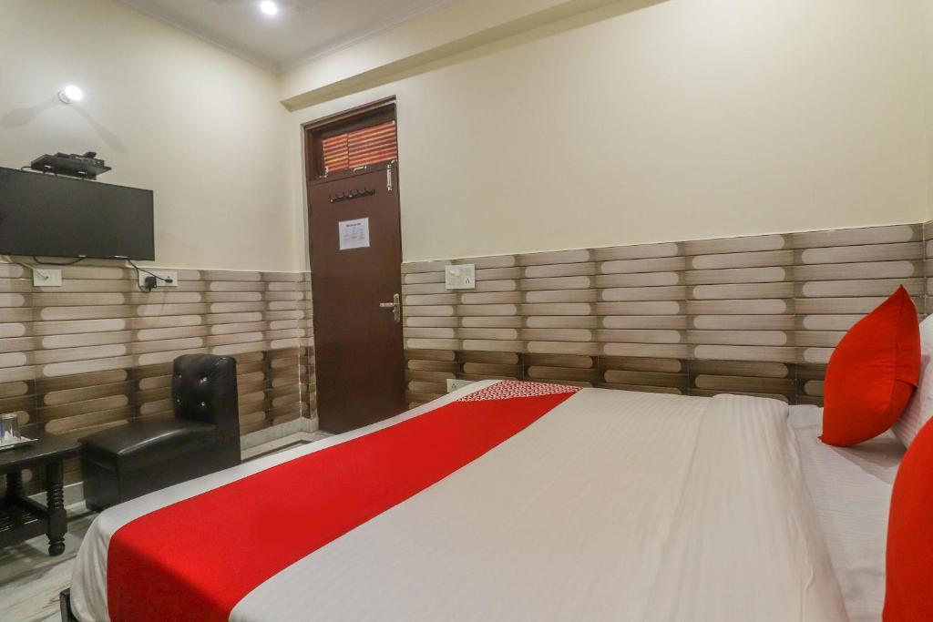 Трехместный (Классический трехместный номер), OYO 64662 Hotel Baba Residency