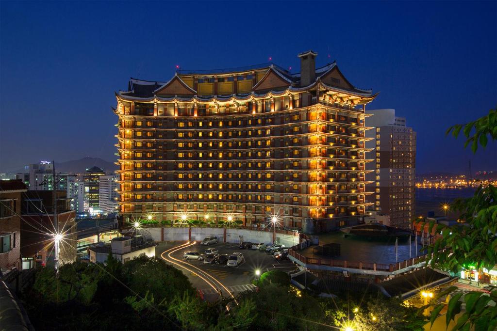 Commodore Hotel Busan, Пусан