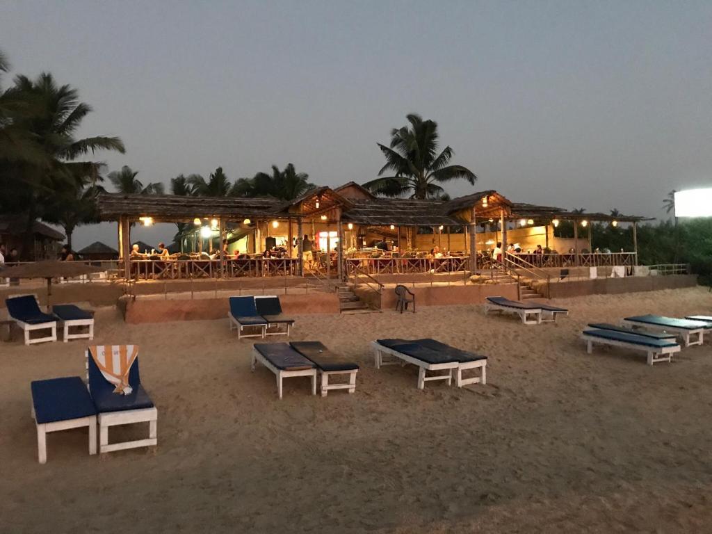 Blue Corner Beach Huts & Restaurant, Бенаулим