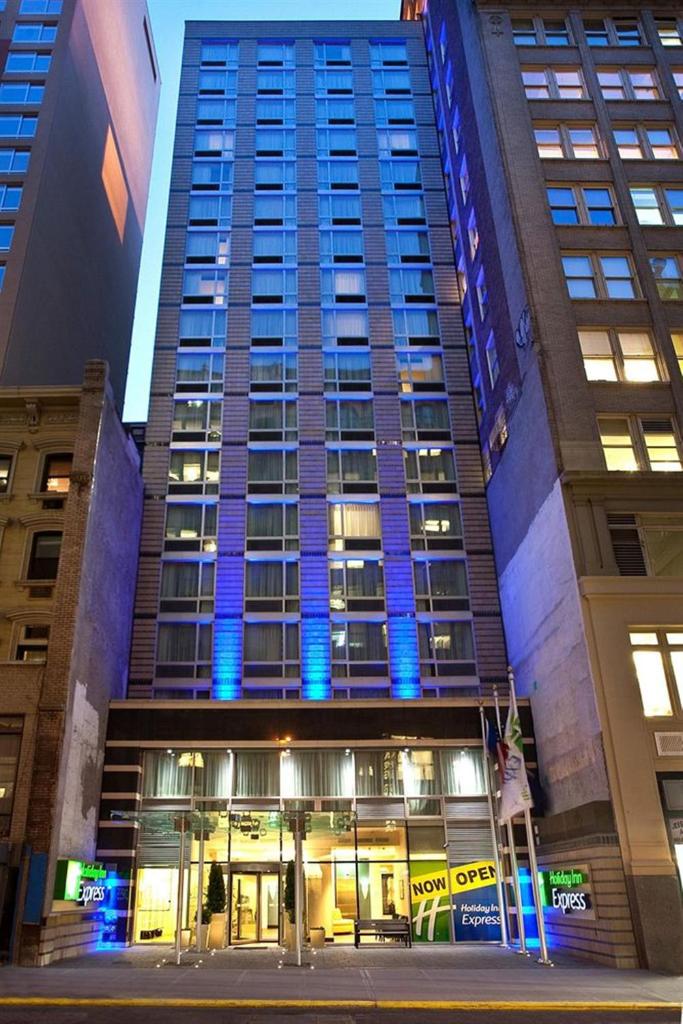 Holiday Inn Express - Times Square South, an IHG Hotel, Нью-Йорк