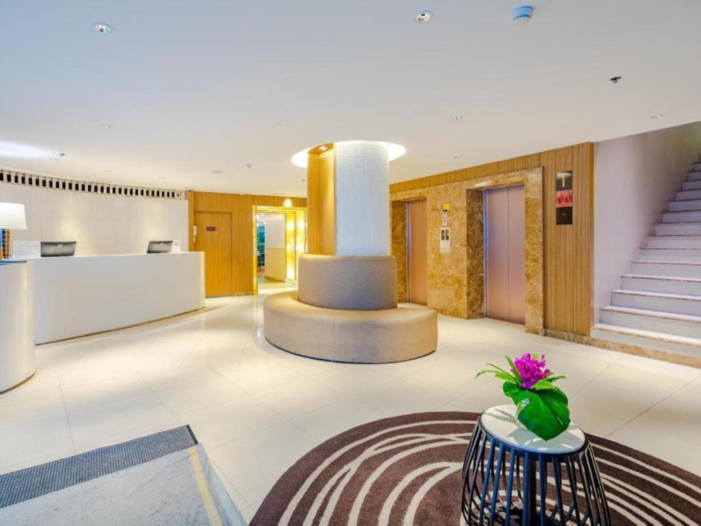 Отель Citrus Sukhumvit 11 by Compass Hospitality, Бангкок