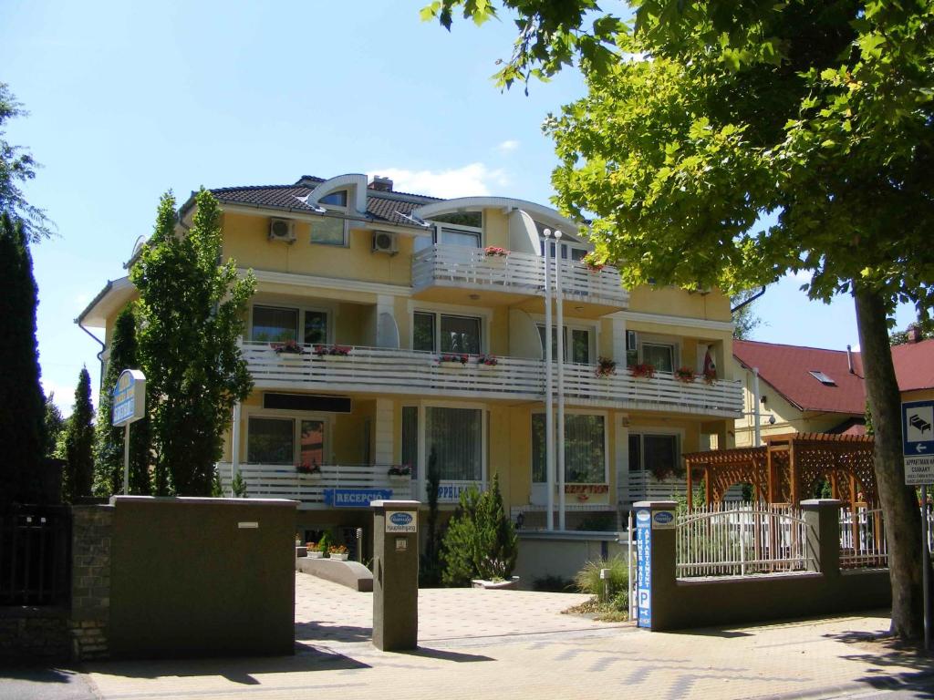 Haus Csanaky, Шиофок