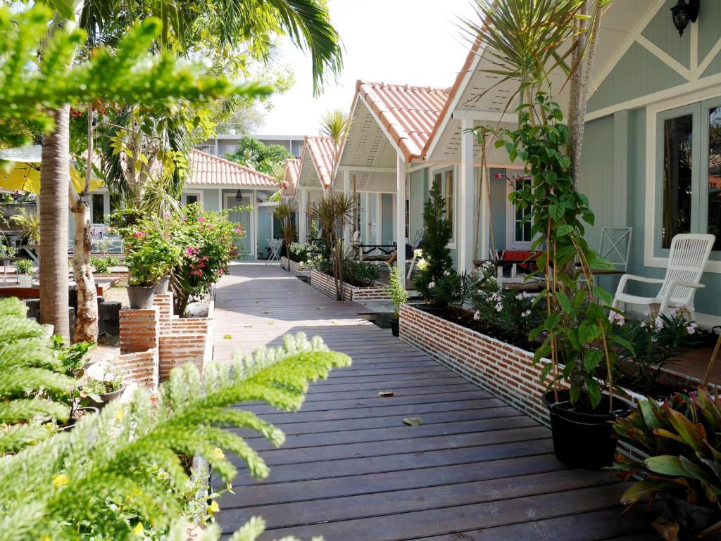 Barbados Terrace, Самет