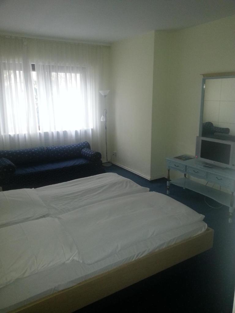 Трехместный (Трехместный номер), Hotelgarni Frankfurt