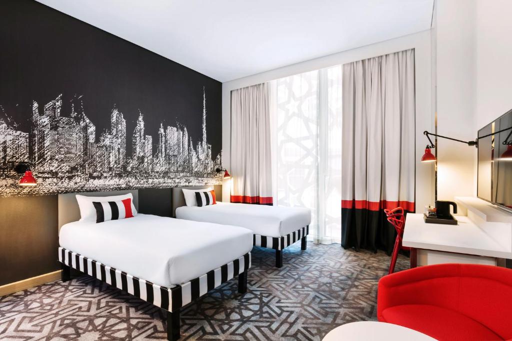 Отель ibis Styles Dubai Airport Hotel, Дубай