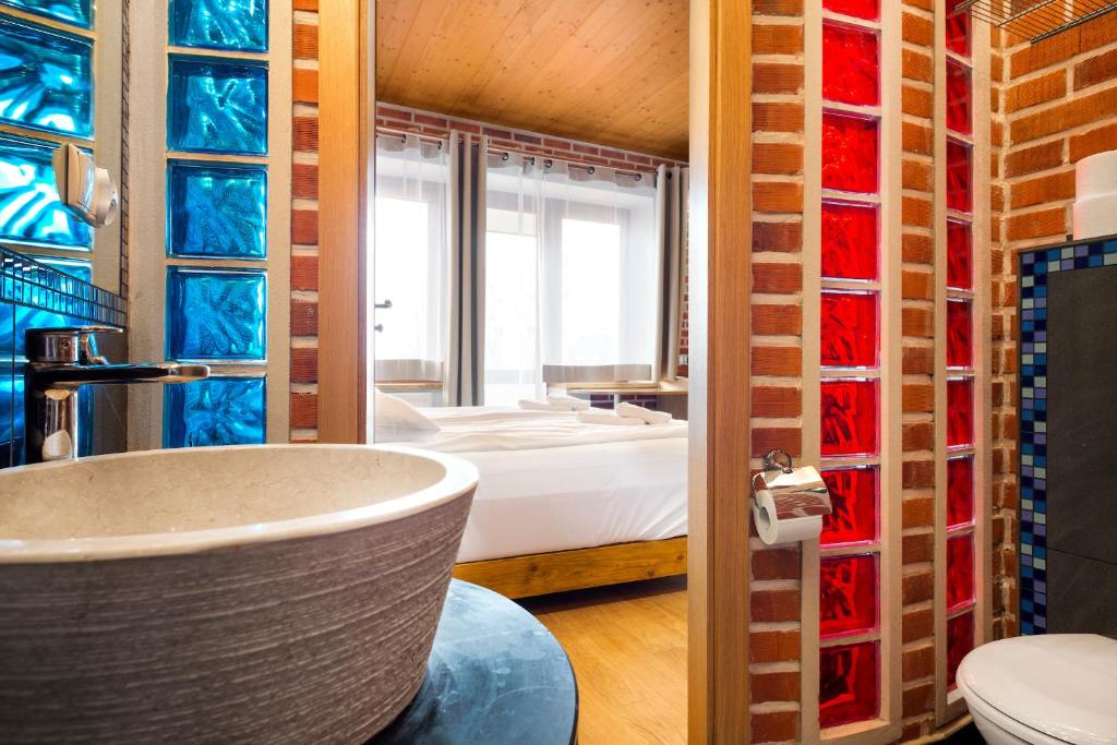 Студио (Улучшенный номер-студио с балконом), Krowoderska Apartments