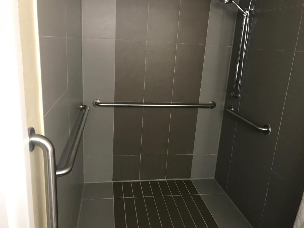 Двухместный (Номер с кроватью размера king-size – Подходит для гостей с ограниченными физическими возможностями), Holiday Inn Orlando East-UCF Area, an IHG Hotel