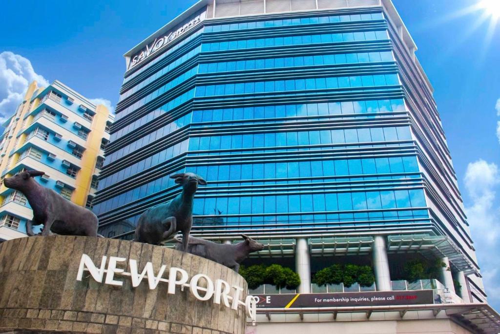 Savoy Hotel Manila, Манила