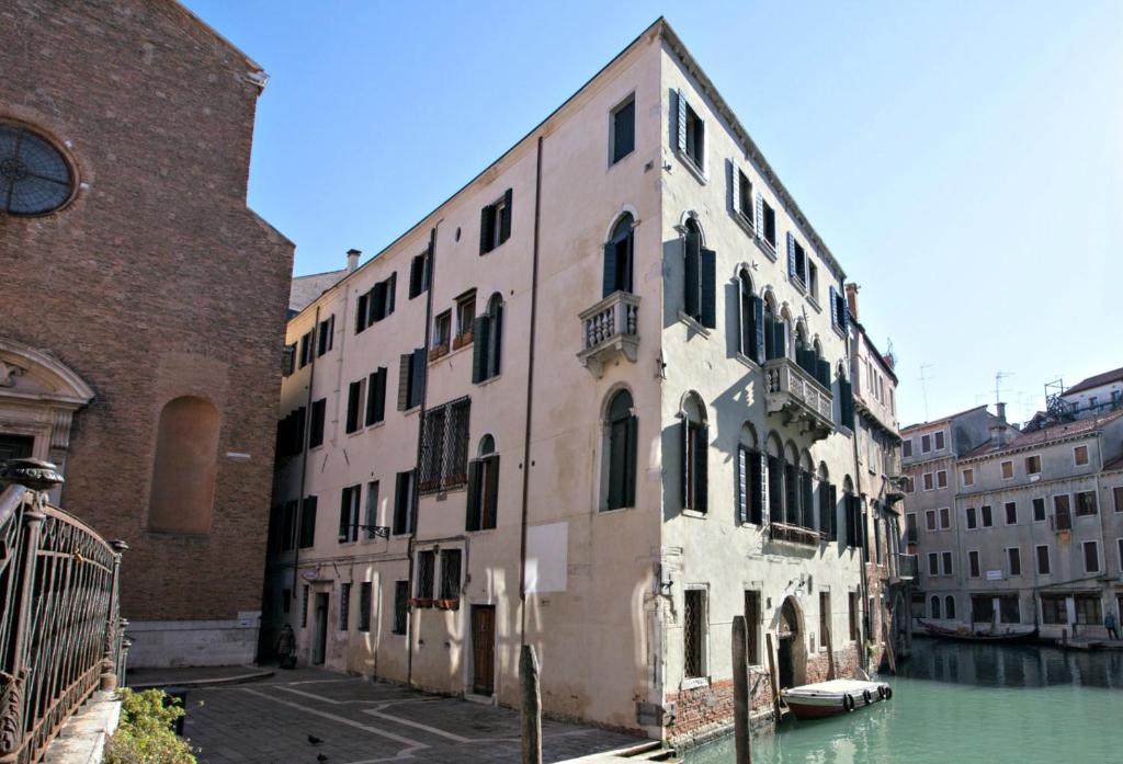 Residence Ca' Foscolo, Венеция