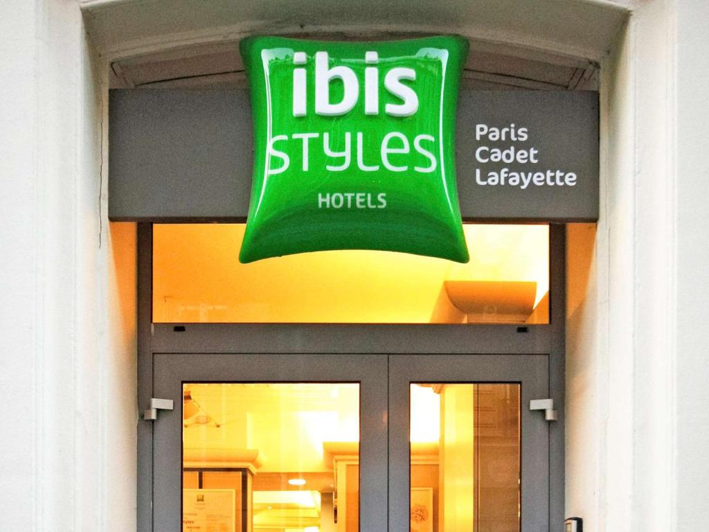 ibis Styles Paris Cadet Lafayette, Париж