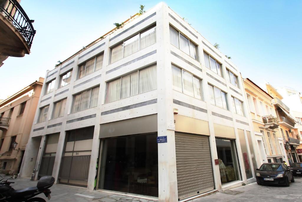 Live in Athens, PLAKA Suites, Афины