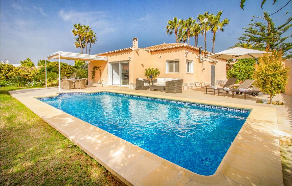 Beautiful home in Dénia w/ WiFi, Heated swimming pool and 3 Bedrooms, Дениа