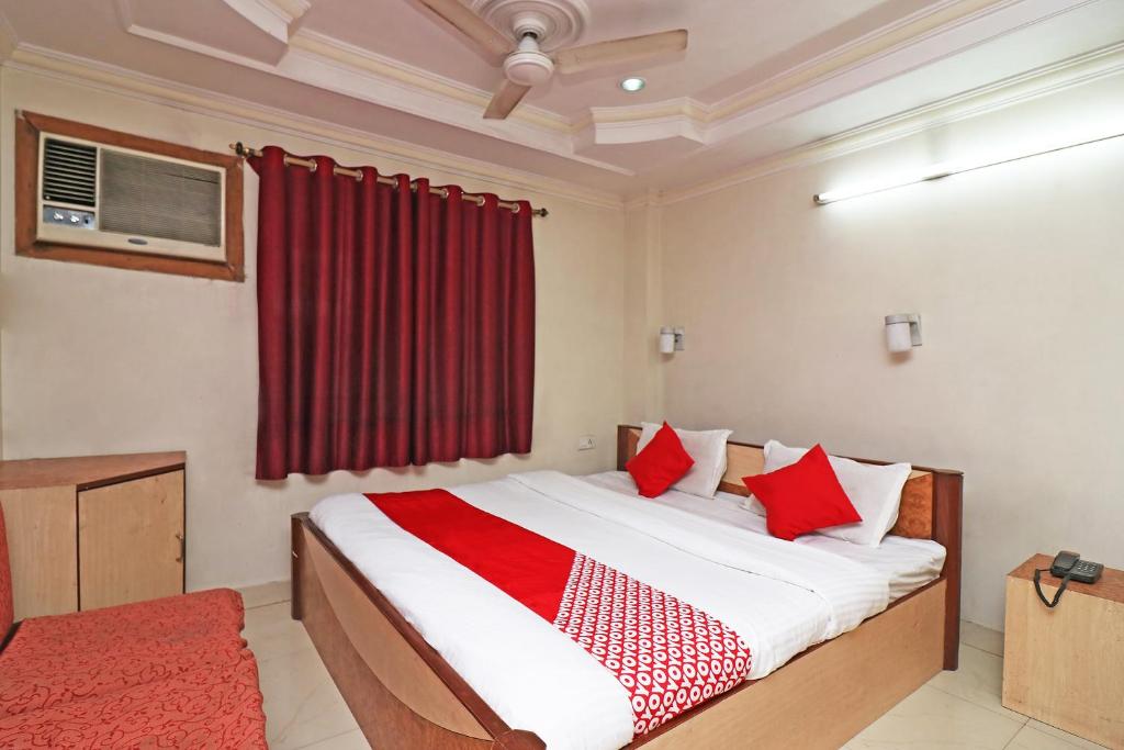 Трехместный (Классический трехместный номер), OYO 29941 Hotel Hukum Palace