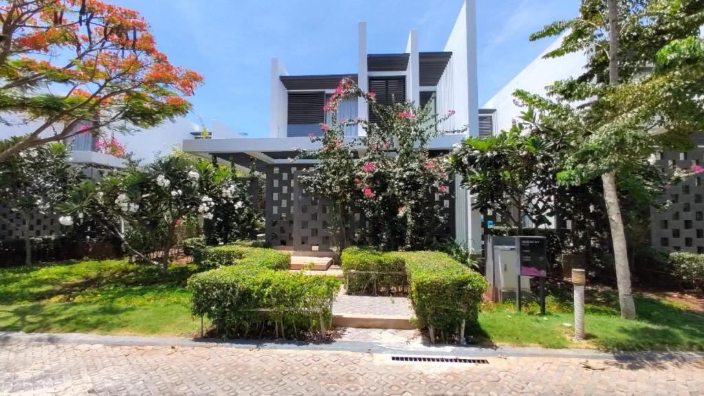 Oceanami Villas & Beach Club 3 bedroom villa, Вунгтау