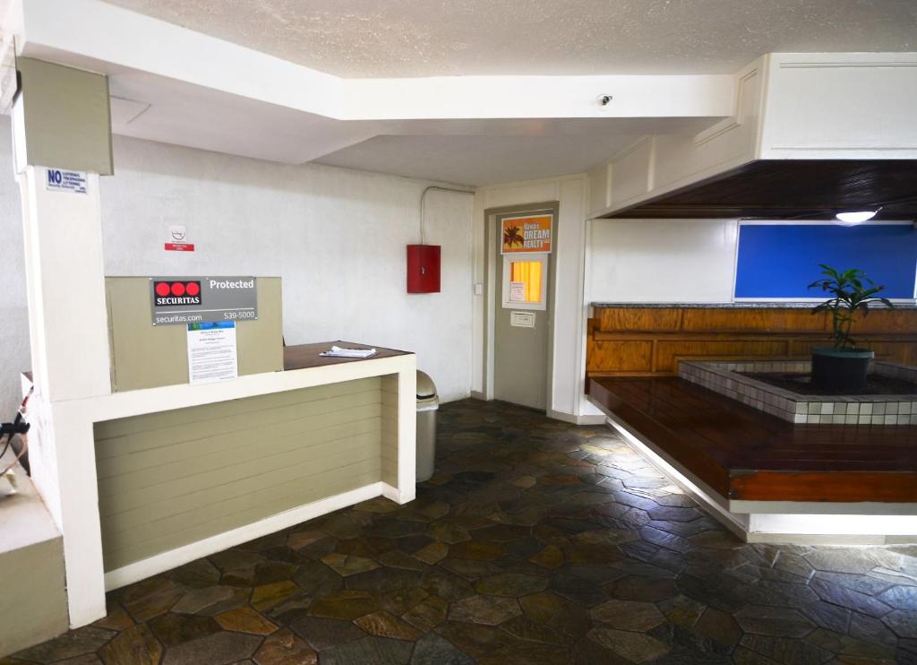 Двухместный (Номер с кроватью размера «queen-size»), Waikiki Condo Just Remodeled Kuhio Village 202A