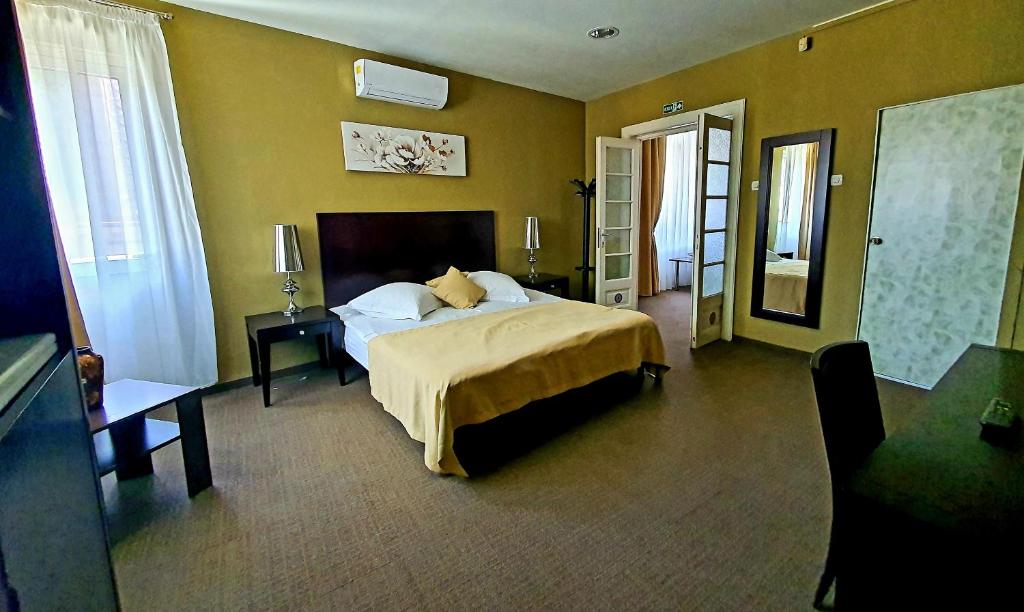 Вилла (Вилла с 1 спальней), Vilo's House