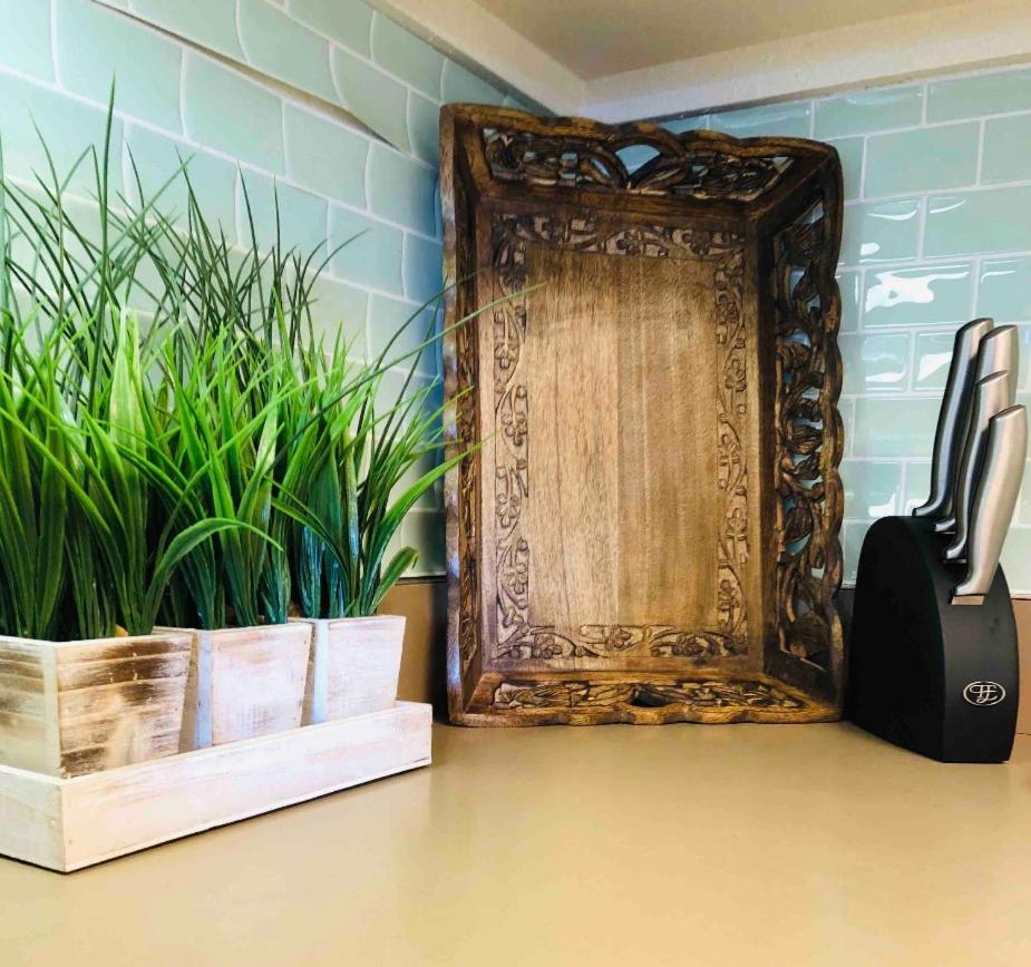 Студио (Номер-студия Делюкс с кроватью размера «queen-size»), MERMAID'S COVE WITH BREATHTAKING OCEAN VIEWS AT ILIKAI HOTEL