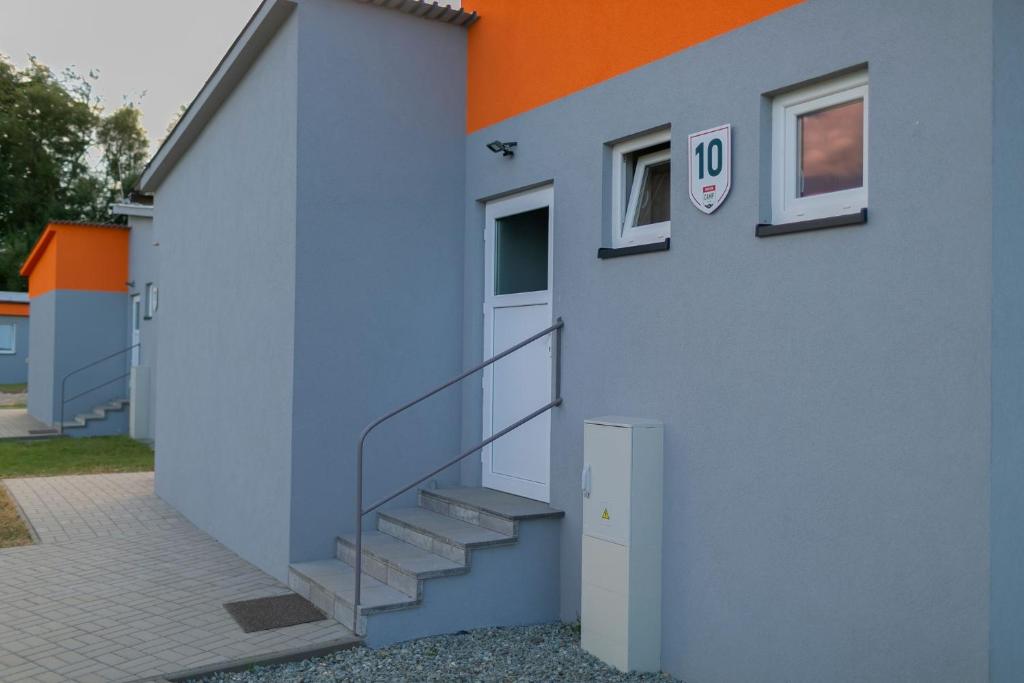 Номер (Коттедж с 2 спальнями), Route E58 - Camp Košice