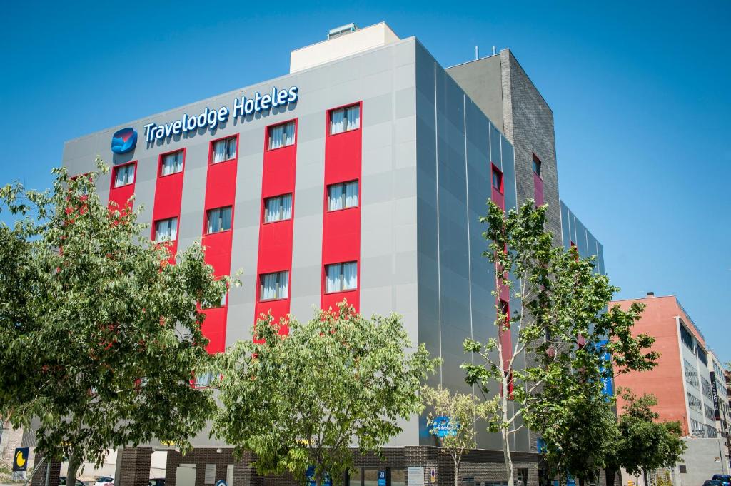 Travelodge Madrid Alcalá, Мадрид