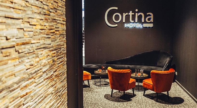 Hotel Cortina, Кортрейк