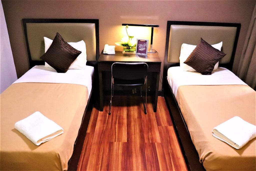 Двухместный (Стандартный двухместный номер с 2 отдельными кроватями), The Studio 18 Residences