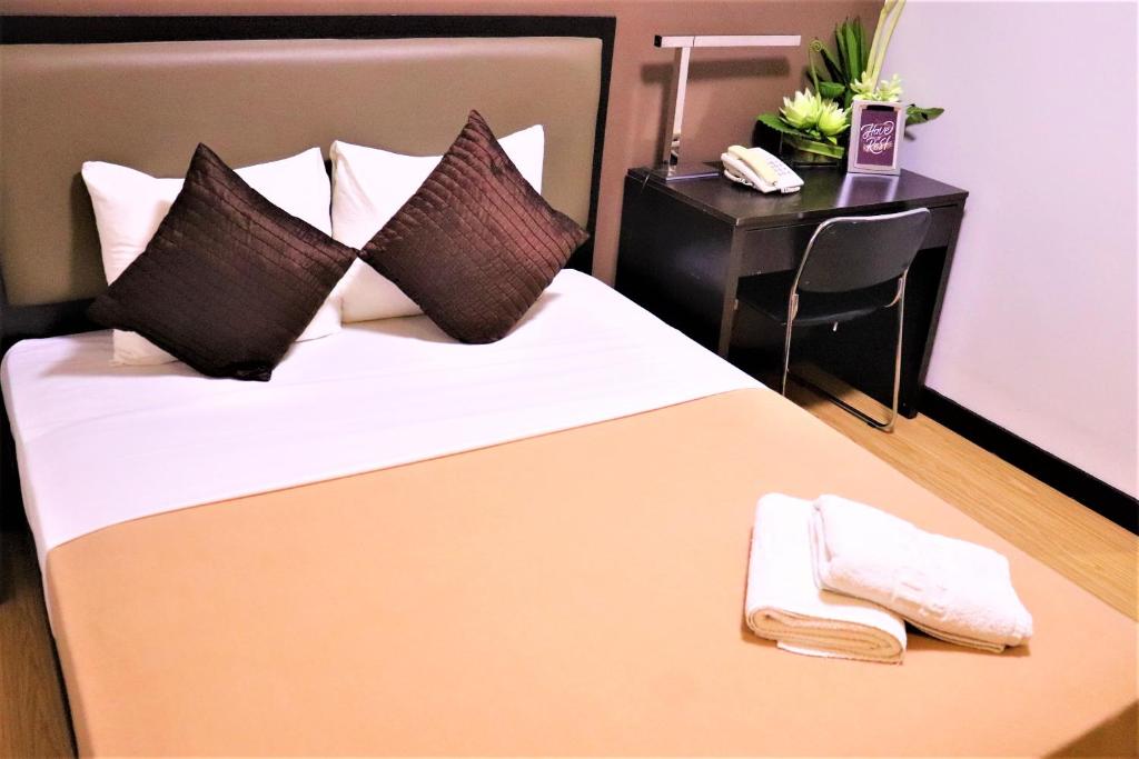 Двухместный (Номер Делюкс с кроватью размера «queen-size»), The Studio 18 Residences