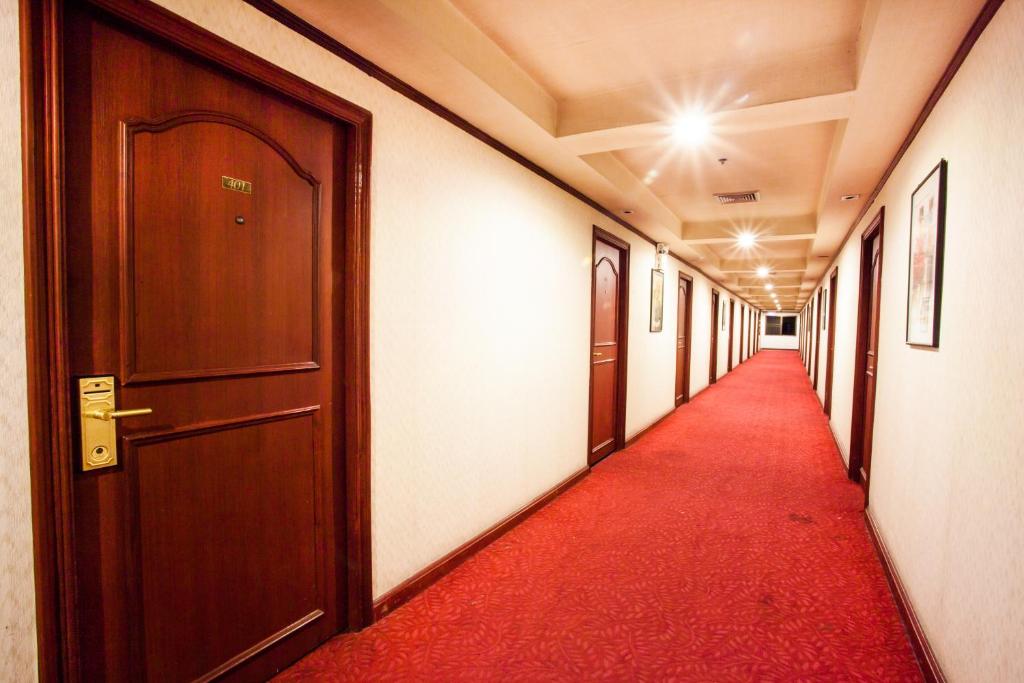 Отель The Victory Executive Residences Bangkok, Бангкок