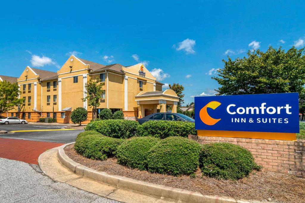 Comfort Inn & Suites Galleria, Атланта