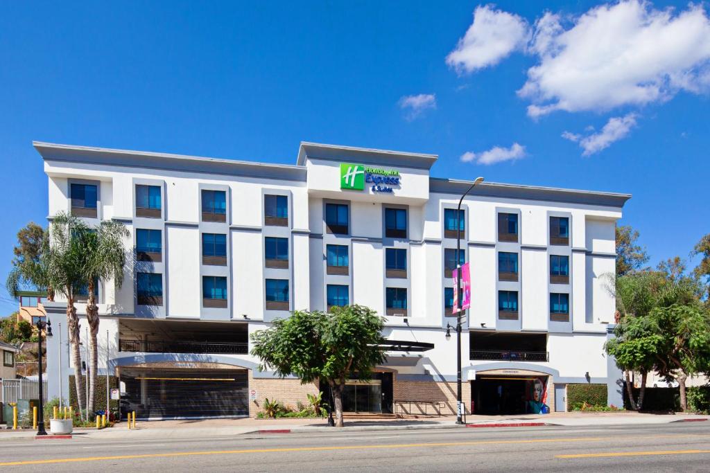 Holiday Inn Express Hollywood Walk of Fame, an IHG Hotel, Лос-Анджелес