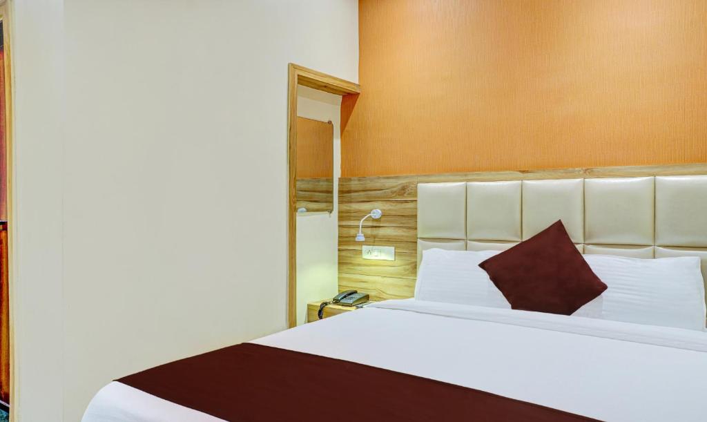 Трехместный (Deluxe Triple Room - 10% discount on food and soft beverage), Hotel Sun City