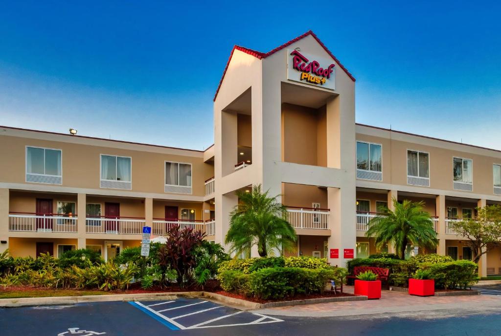 Red Roof Inn PLUS+ Orlando - Convention Center / Int'l Dr, Орландо