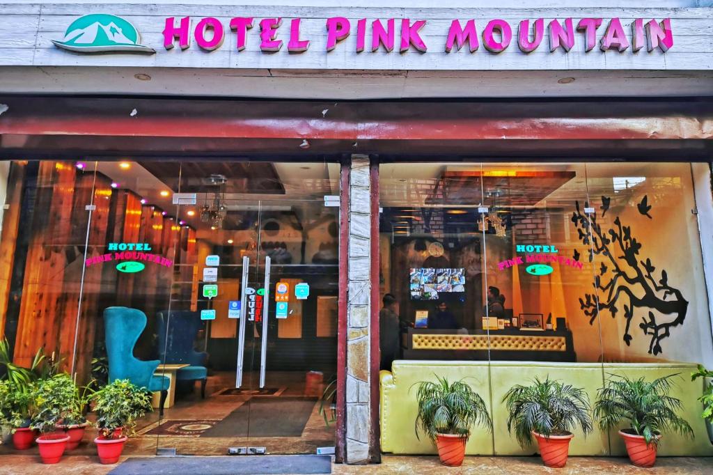Hotel pink mountain, Дарджилинг