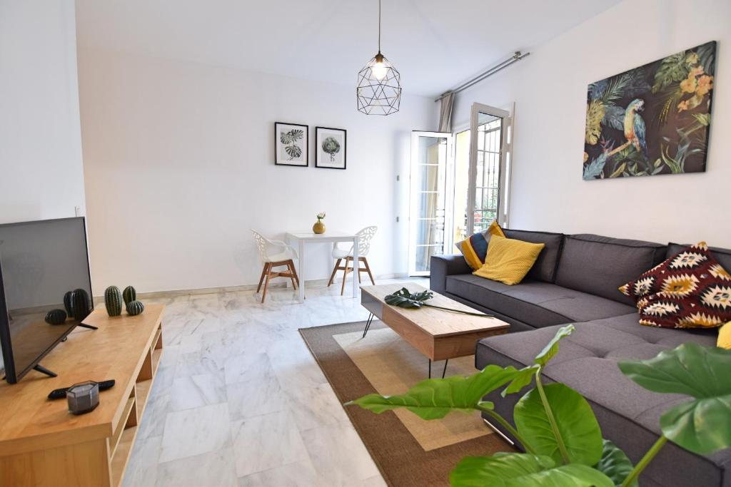 Apartamentos Tribuna, Малага