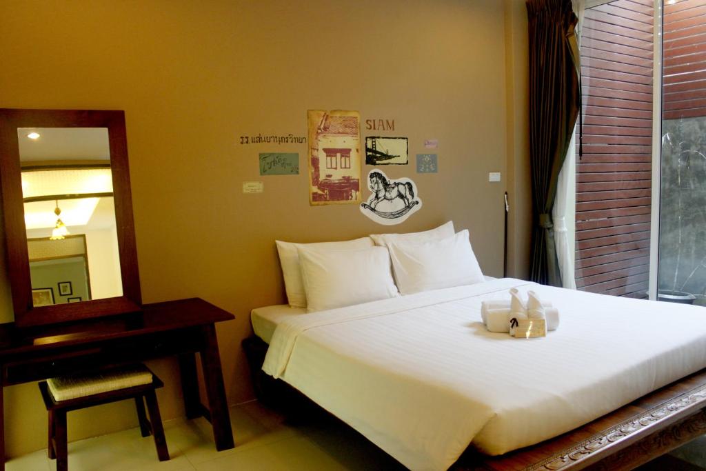 Feung Nakorn Balcony Rooms and Cafe, Бангкок