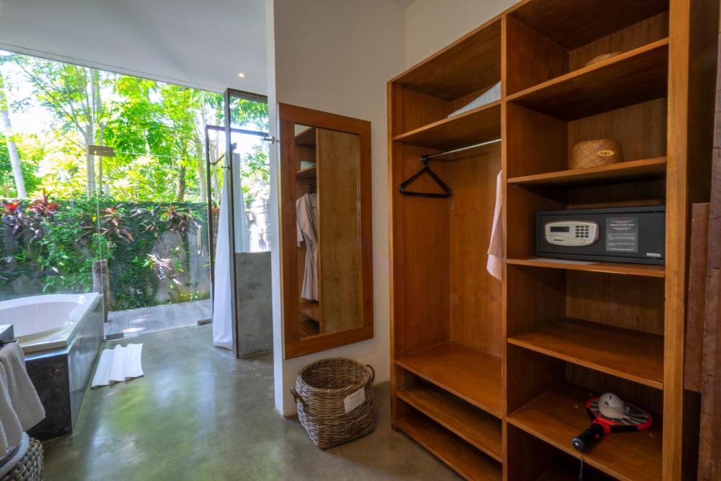 Вилла (Вилла с 3 спальнями, собственным бассейном и гидромассажной ванной), De Ubud Villas & Spa