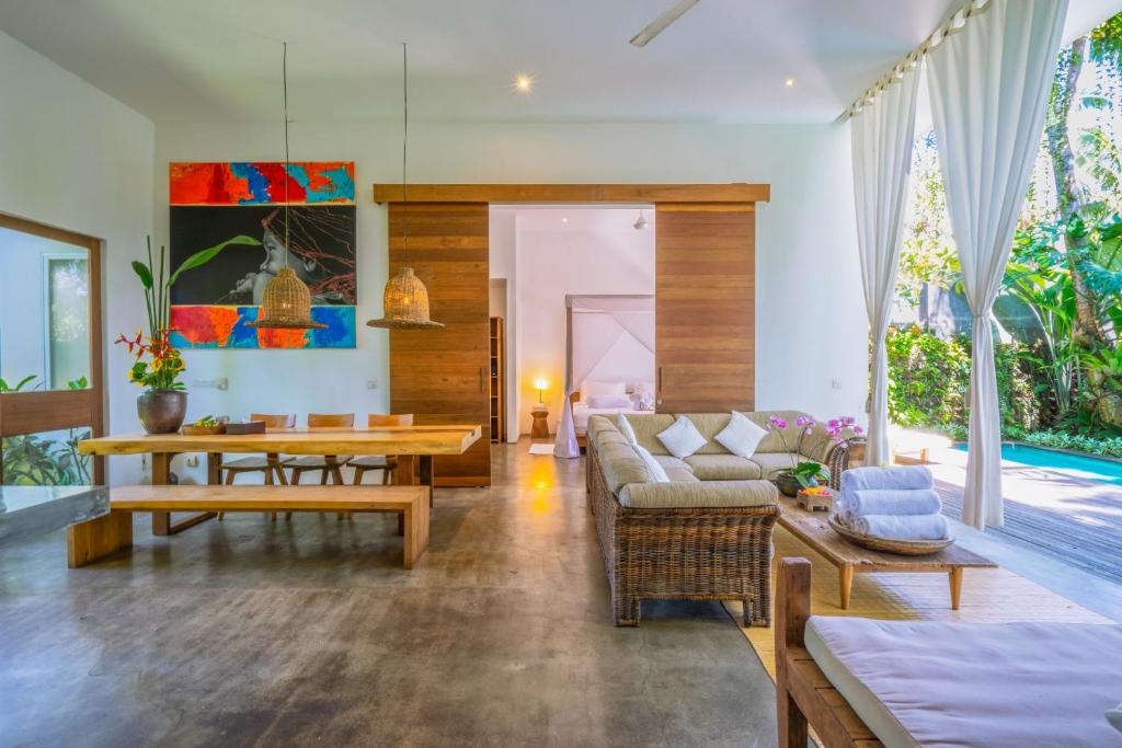 Вилла (Вилла с 3 спальнями, собственным бассейном и гидромассажной ванной), De Ubud Villas & Spa