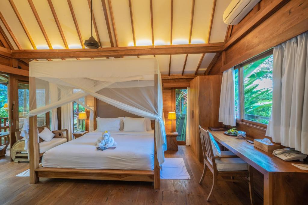 Вилла (Wooden One-Bedroom Suite with Garden View), De Ubud Villas & Spa