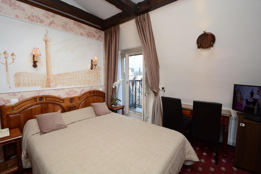 Двухместный (Улучшенный двухместный номер с 1 кроватью), Familia Hotel