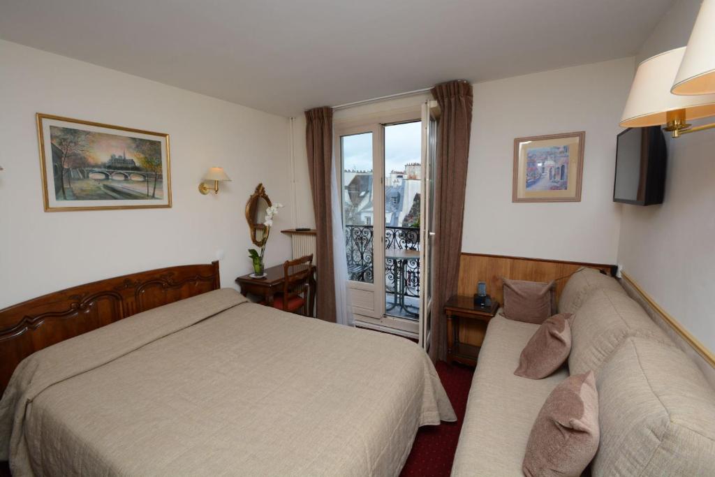 Трехместный (Классический трехместный номер), Familia Hotel