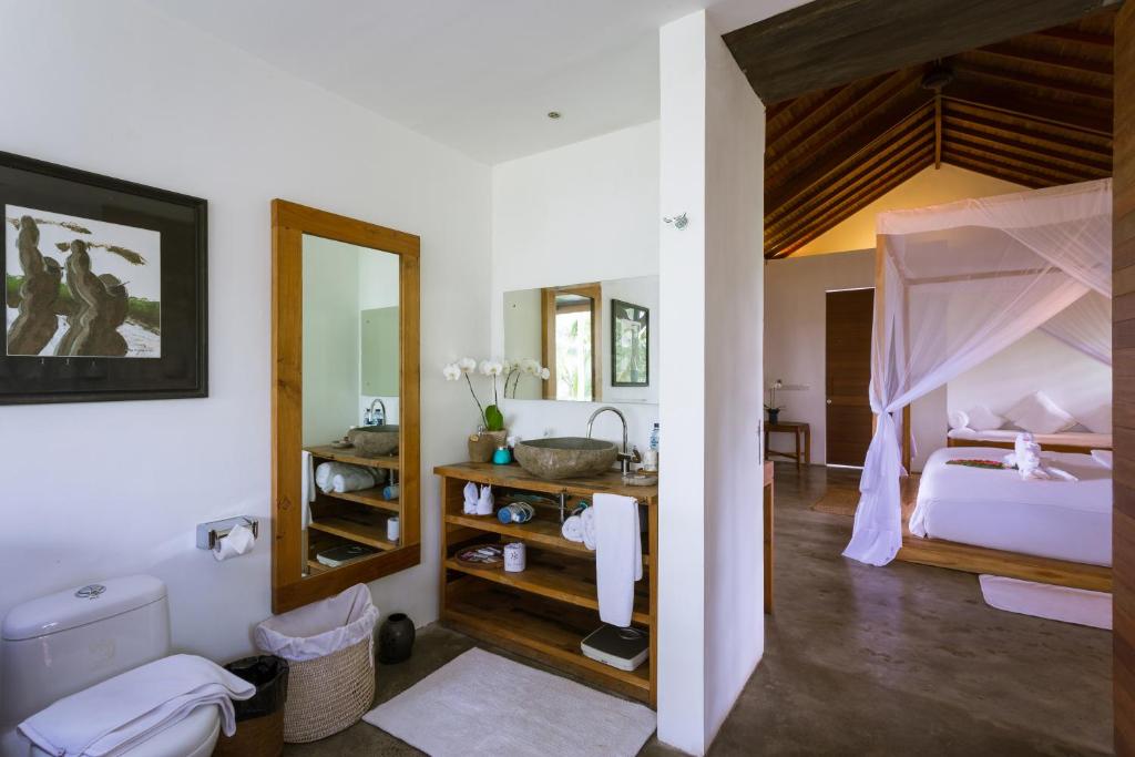 Вилла (Вилла с 3 спальнями, собственным бассейном и гидромассажной ванной), De Ubud Villas & Spa