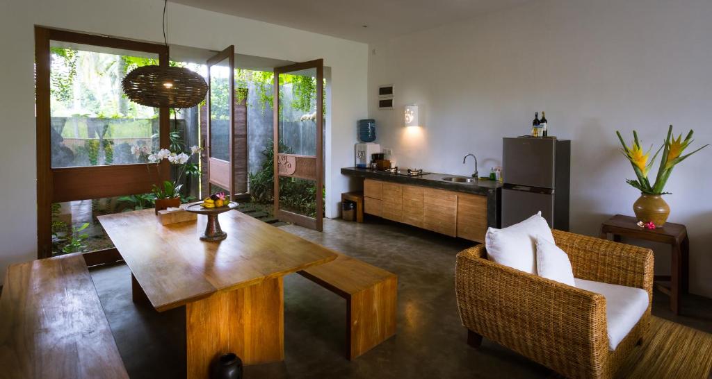 Вилла (Вилла с 2 спальнями, частным бассейном и видом на сад), De Ubud Villas & Spa