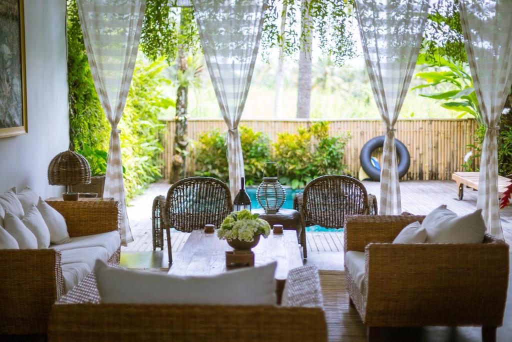 Вилла (Вилла с 2 спальнями, частным бассейном и видом на сад), De Ubud Villas & Spa