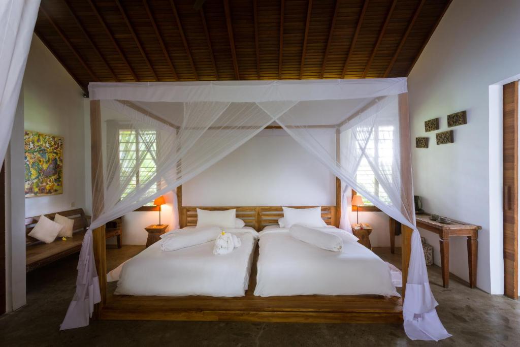 Вилла (Deluxe Two-Bedroom Villa with Private Pool and Free Benefit), De Ubud Villas & Spa