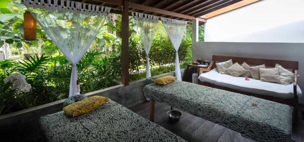 Вилла (Deluxe Two-Bedroom Villa with Private Pool and Free Benefit), De Ubud Villas & Spa