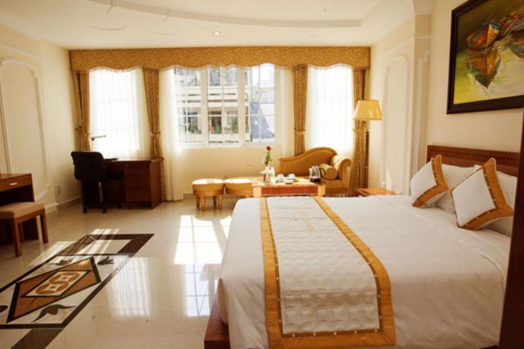 Tan Hoang Long Hotel, Хошимин