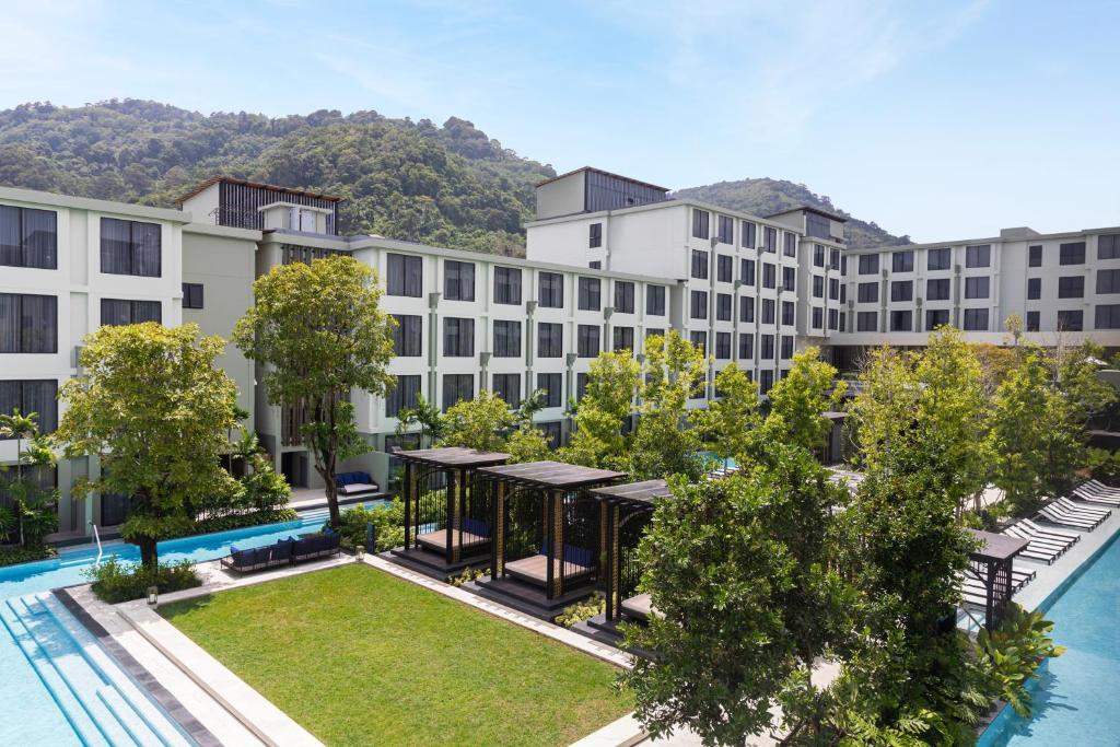 Four Points by Sheraton Phuket Patong Beach Resort, Пхукет