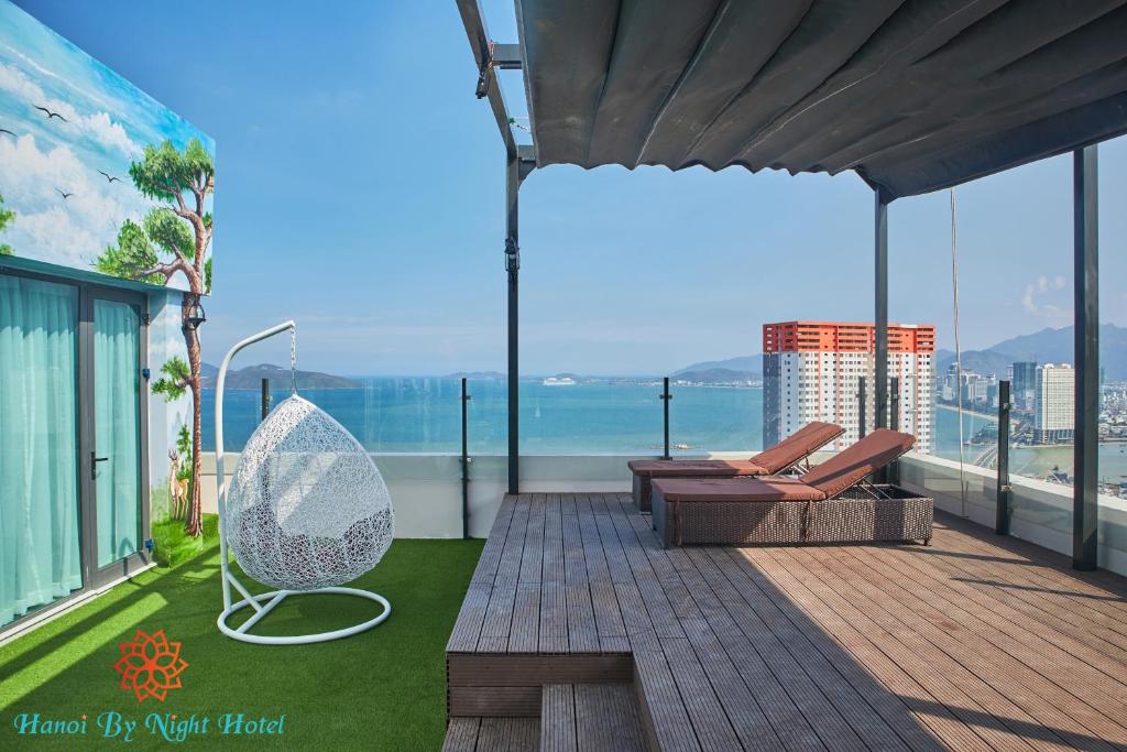 Hanoi By Night Condotel, Нячанг