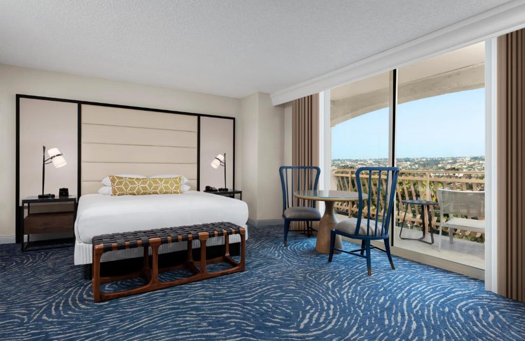 Трехместный (Традиционный номер с кроватью размера «king-size»), San Diego Mission Bay Resort