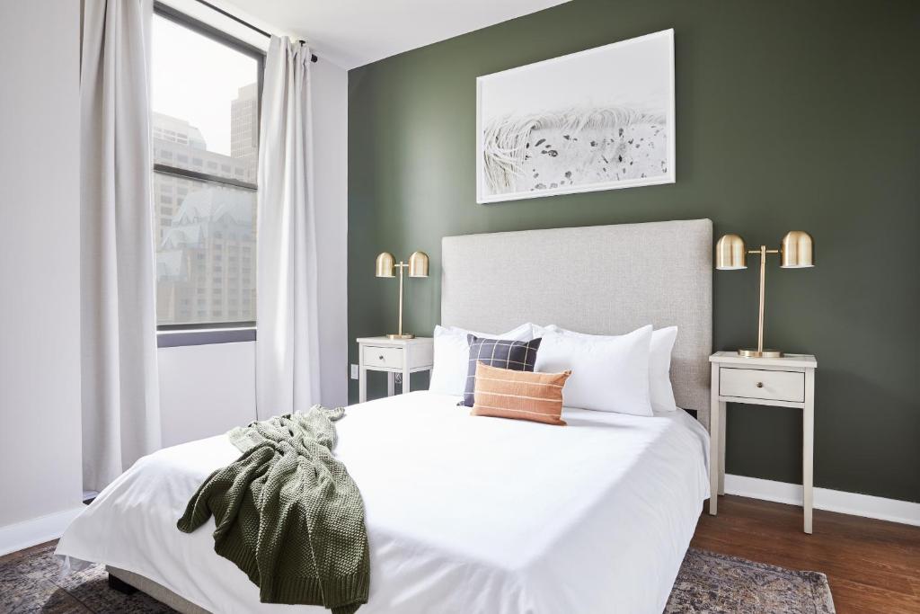 Сьюит (Суперлюкс с кроватью размера «queen-size»), Sonder l Liberty Place